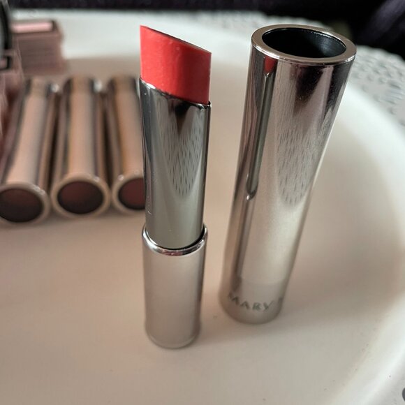 *♪ Mary Kay Arctic Apricot True Dimensions Lipstick *♪ - Picture 2 of 4